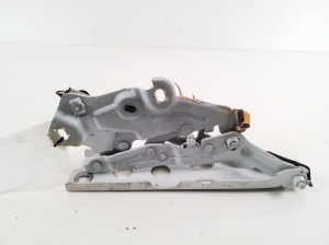 AUDI A6 C8 (2018–2025) Hood hinge 4K0823302A - 4