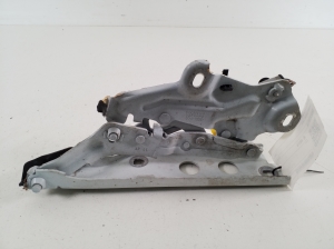 AUDI A6 C8 (2018–2025) Hood hinge 4K0823301A - 2