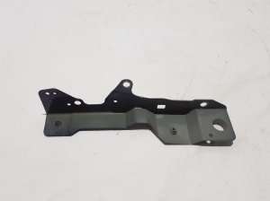 Front fender bracket - 32277537