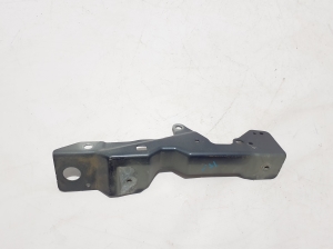 VOLVO XC40 (2017–2026) Front fender bracket 32277537 - 2