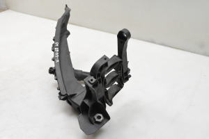 AUDI A4 B8 (2007–2016) Front bumper bracket 8K0805608R - 4
