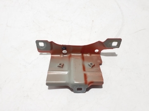 Front fender bracket - 663507691R