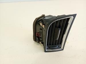 Skoda Superb (2008–2015) Dashboard air vent grilles 3T0819702 - 6