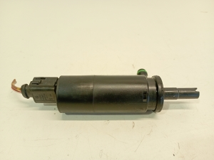 Skoda Superb (2008–2015) Front headlight washer motor 3B7955681 - 4