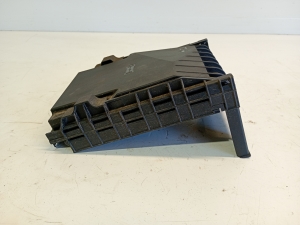 Skoda Superb (2008–2015) Sicherungskastendeckel vorne 1K0937132F - 2