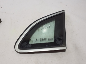   Rear quarter glass  - 31352333 