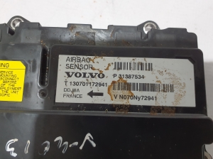 VOLVO V40 (2012–2019) Airbag module 31387534 - 2