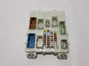 VOLVO V40 (2012–2019) Kaitsmekarp salongis 31394135 - 2