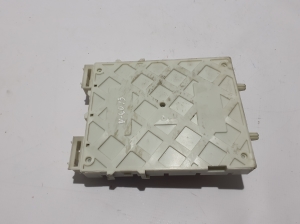 VOLVO V40 (2012–2019) Kaitsmekarp salongis 31394135 - 3