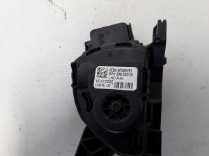 VOLVO XC70 (2007–2016) Accelerator pedal 31329057 - 3