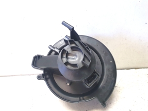 Opel Zafira A (1999–2005) Salongi puhuri mootor 90437893 - 4