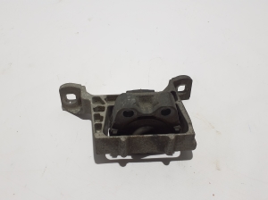   Engine mount  - 31401666 
