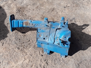 VOLVO V40 (2012–2019) Front outrigger 31383383 - 3