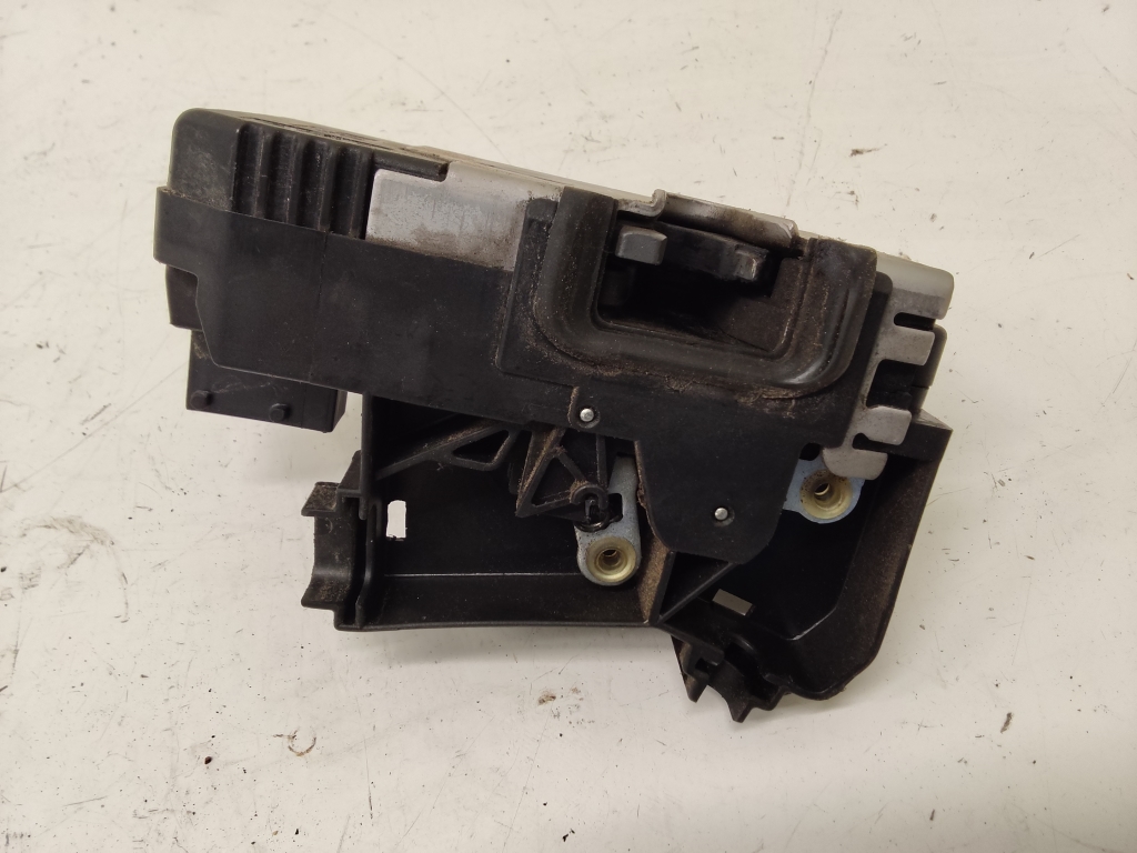 Opel Meriva (2003–2010) Esiukse lukk 13154792 Opel Meriva (2003–2010) Esiukse lukk 13154792
