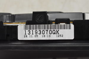 Opel Vectra C (2002–2008) Mērinstrumentu panelis 13193070QK - 2