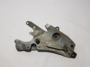 Front fender bracket - 31447898