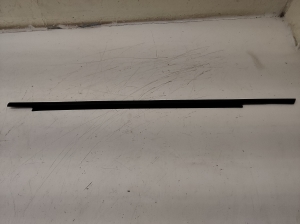 Front door outer window molding - 093392729