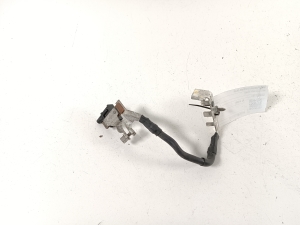 Negative cable terminal - 5QS915181