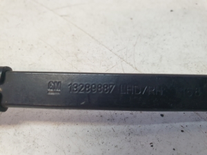 Opel Astra J (2009–2017) Windshield wiper arm 13289887 - 4