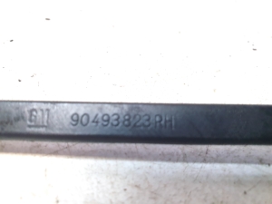 Opel Omega B (1994–2003) Wischerarm vorne 90493823 - 3