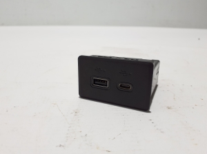 USB ligzda - 13529874