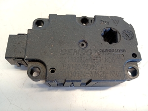 Mercedes Benz CLA-Class W117 (2013–2019) Salongi soojenduse klapi mootor CZ1139300857 - 2