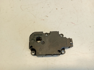 Mercedes Benz CLA-Class W117 (2013–2019) Salongi soojenduse klapi mootor CZ1139300857 - 2