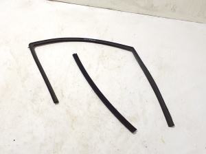 Front door rubber seal - 84729892