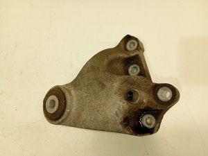 Mercedes Benz CLA-Class W117 (2013–2019) Mootori kinnitus A2462401109 - 5