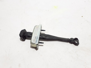 Chevrolet Silverado GMT K2XX (2013–2026) Rear side door opening limiter 85626940 - 2