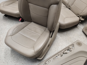 Mercedes Benz ML-Class 166 (2011–2015) Salons un tā detaļas - 3
