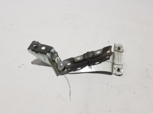 Front fender bracket - 23393858