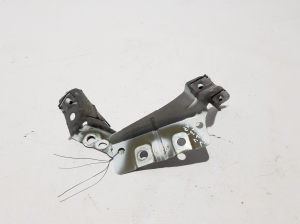 Front fender bracket - 23393857