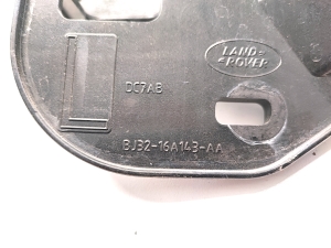 Land Rover Evoque (2011–2018) Front fender bracket BJ3216A143AA - 4