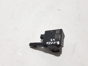 Chevrolet Silverado GMT K2XX (2013–2026) Antenna amplifier 85104942 - 3
