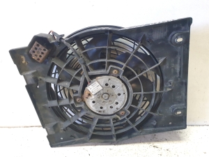 Opel Zafira A (1999–2005) Dzesēšanas ventilators un tā daļas 90570741 - 2