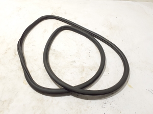 Chevrolet Silverado GMT K2XX (2013–2026) Front door rubber seal 84237251 - 2