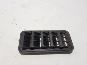 Chevrolet Silverado GMT K2XX (2013–2026) Rear fender vent grille 18106265 - 3