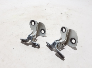 Chevrolet Silverado GMT K2XX (2013–2026) Rear side door upper hinge 23396437 - 2