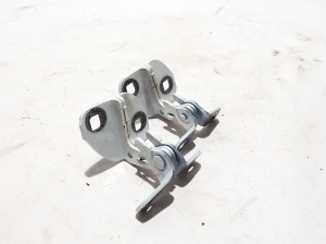 Chevrolet Silverado GMT K2XX (2013–2026) Rear side door upper hinge 23396437 - 3