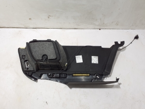 AUDI A6 C8 (2018–2025) Panneau de garniture latérale du coffre 4K9863879A - 3