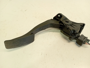 Opel Astra J (2009–2017) Accelerator pedal 13252704 - 3