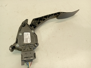 Opel Astra J (2009–2017) Accelerator pedal 13252704 - 5