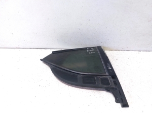 VOLVO C 40 I (2022–2026) Aizmugurējo sānu durvju trīsstūrveida stikls 32132258 - 2