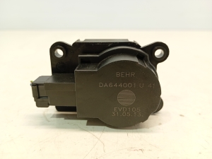Opel Astra J (2009–2017) Salongi soojenduse klapi mootor DA644001U41 - 5