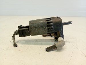 Opel Astra J (2009–2017) Front windshield washer pump 430036418 - 5