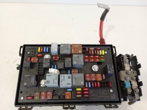   Fuse boxes  - 13368645 