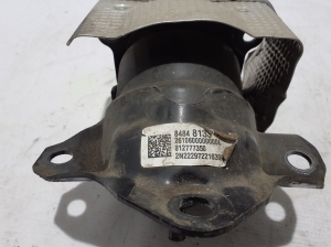 Chevrolet Silverado GMT K2XX (2013–2026) Engine mount 84848133 - 2