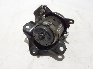 Chevrolet Silverado GMT K2XX (2013–2026) Engine mount 84848133 - 3