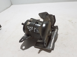 Chevrolet Silverado GMT K2XX (2013–2026) Engine mount 84848133 - 4